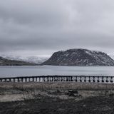 Überreste einer Landungsbrücke der alliierten Streitkräfte aus dem Zweiten Weltkrieg am Hvalfjörður nahe Borgarnes.