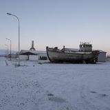 An Schiffwracks herrscht auf Island kein Mangel: Hier ein Kutter in der kleinen Hafenstadt Þorlßkshöfn.