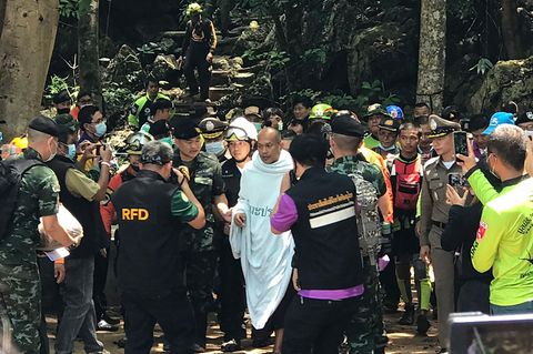 Thailand: Nach starkem Regen: Meditierender Mönch sitzt vier Tage in Höhle fest