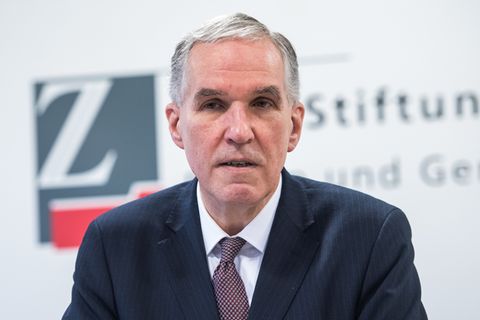 Burkhard Schwenker