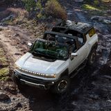 Die Vierradlenkung macht das SUV viel wendiger, als die Größe vermuten lässt.