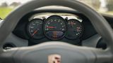 Im Gegensatz zum Porsche 911 hat der Boxster drei Rundinstrumente