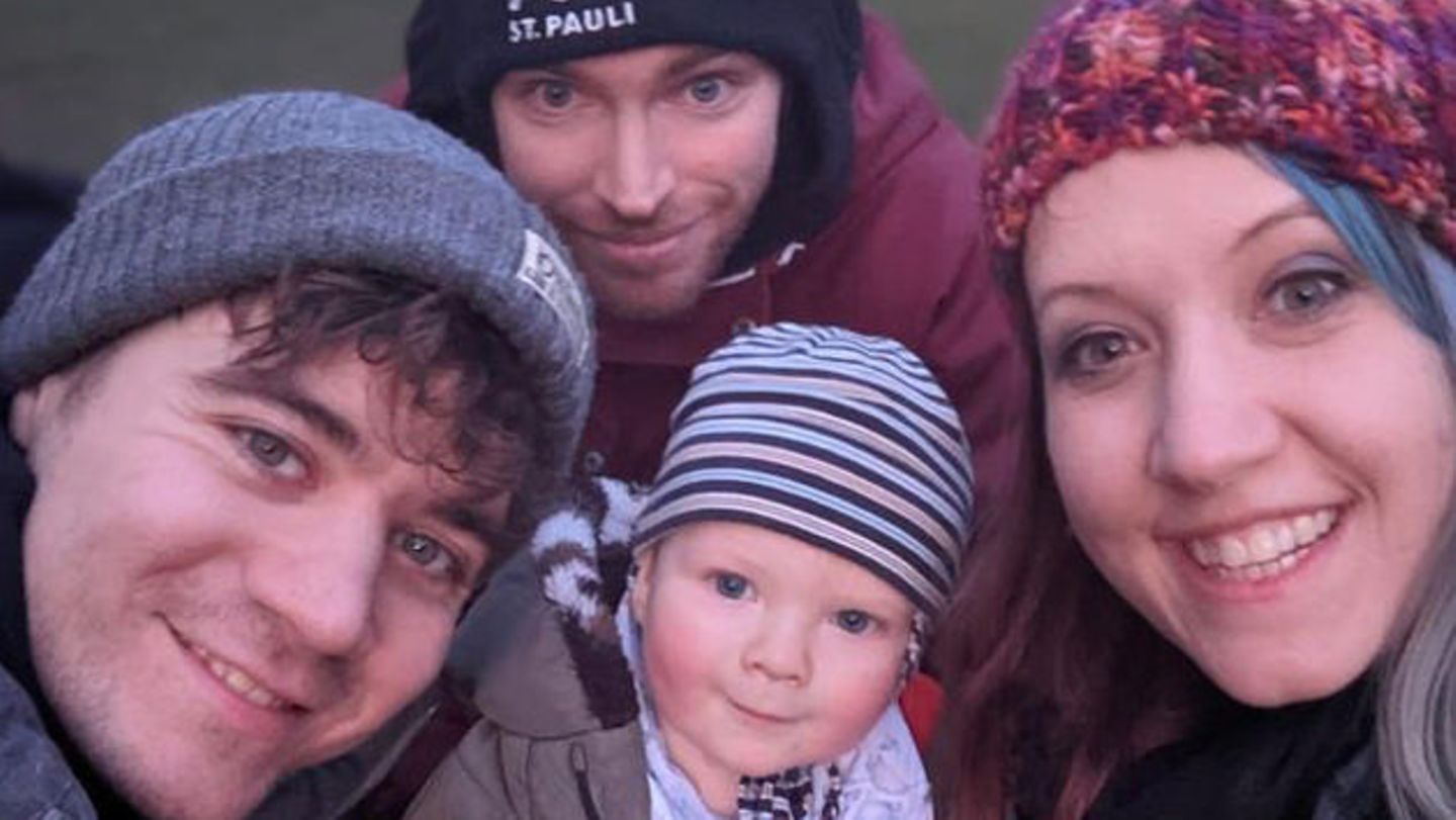 Nicole, Fabian und Christian führen eine Beziehung zu dritt: "Unser Kind hat zwei Papas"