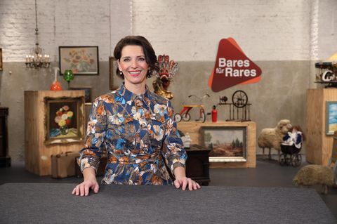 Wendela Horz steht im Studio von Bares für Rares in Pulheim