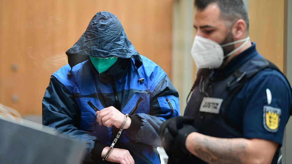 Stuttgart: Rechtsextreme planten Anschläge – Angeklagter will im Prozess schweigen