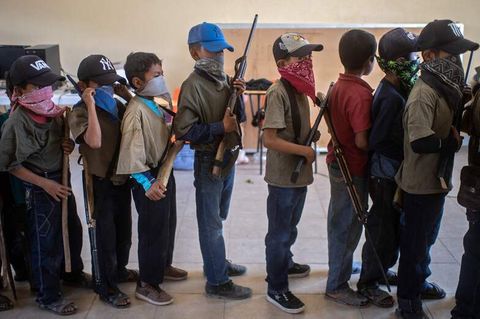Im Südwesten Mexikos: Schulkinder lernen Schießen – aus Angst vor dem blutigen Terror der Drogenkartelle