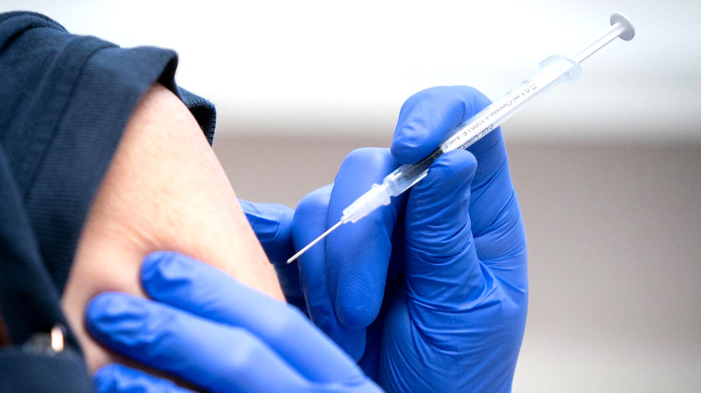 сделать прививку в коммерческой клинике