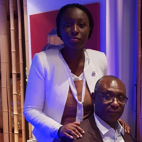 Dr. med. Samuel Ayim zusammen mit seiner Tocher Dr.med.Amma Baldé
