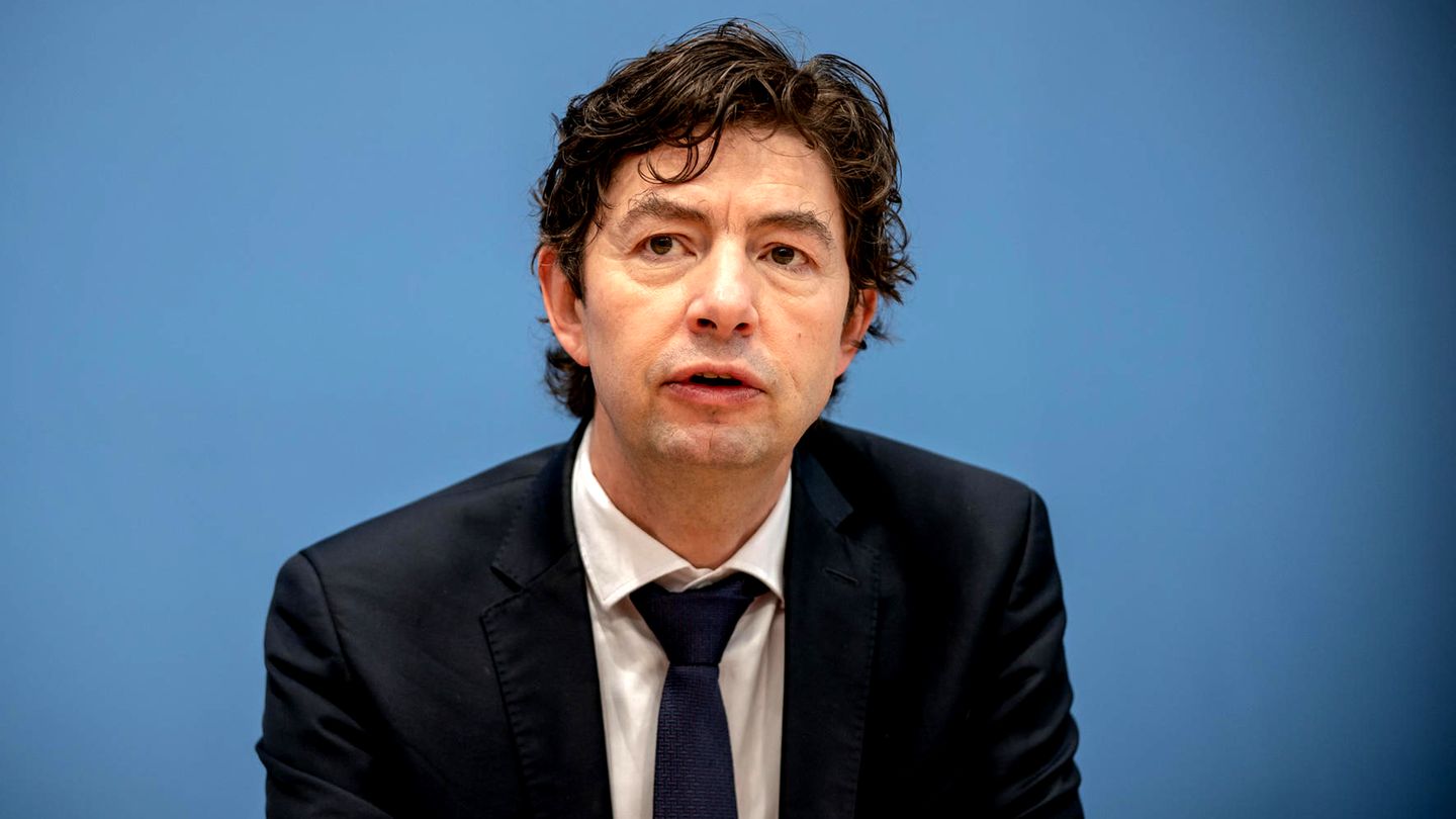 Christian Drosten, Direktor Institut für Virologie an der Charité Berlin