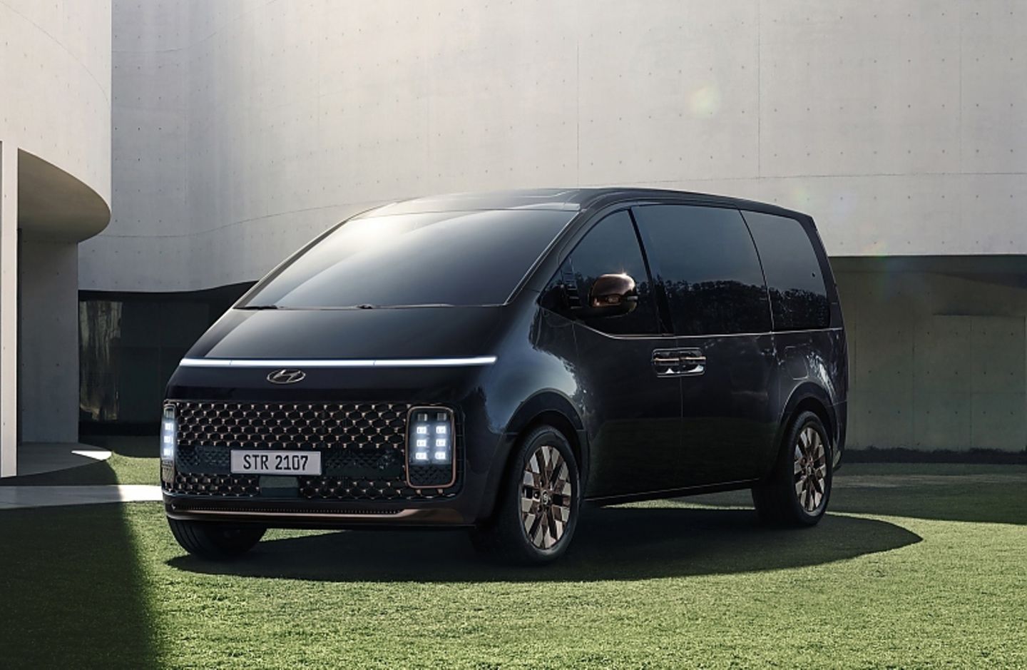 Hyundai Staria