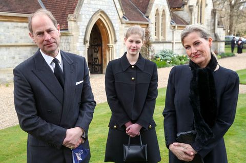 Prinz Edward, Sophie von Wessex und ihre Tochter Louise (M.) nach ihrem Besuch bei der Queen auf Schloss Windsor