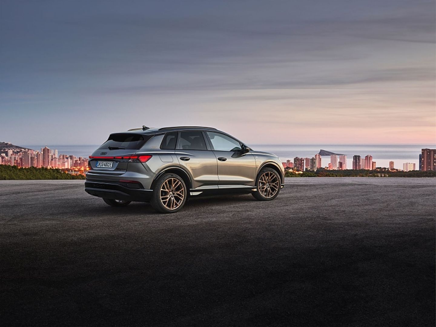 Der Audi Q4 e-tron wird mit zwei Batterie- und drei Antriebsvarianten angeboten