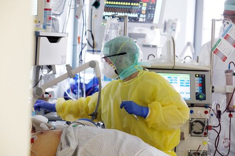 Eine Überlastung der Intensivstationen kann eine Triage mit sich bringen. Eine bundesweite Notbremse ist jetzt nötig.
