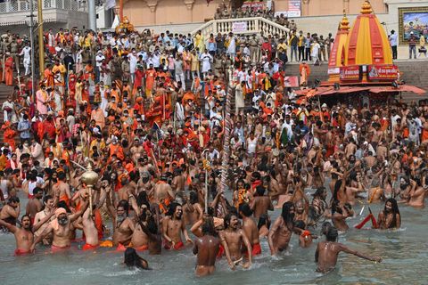 Hindu-Pilger: Hunderttausende baden im Ganges – Experten befürchten massive Corona-Ausbrüche