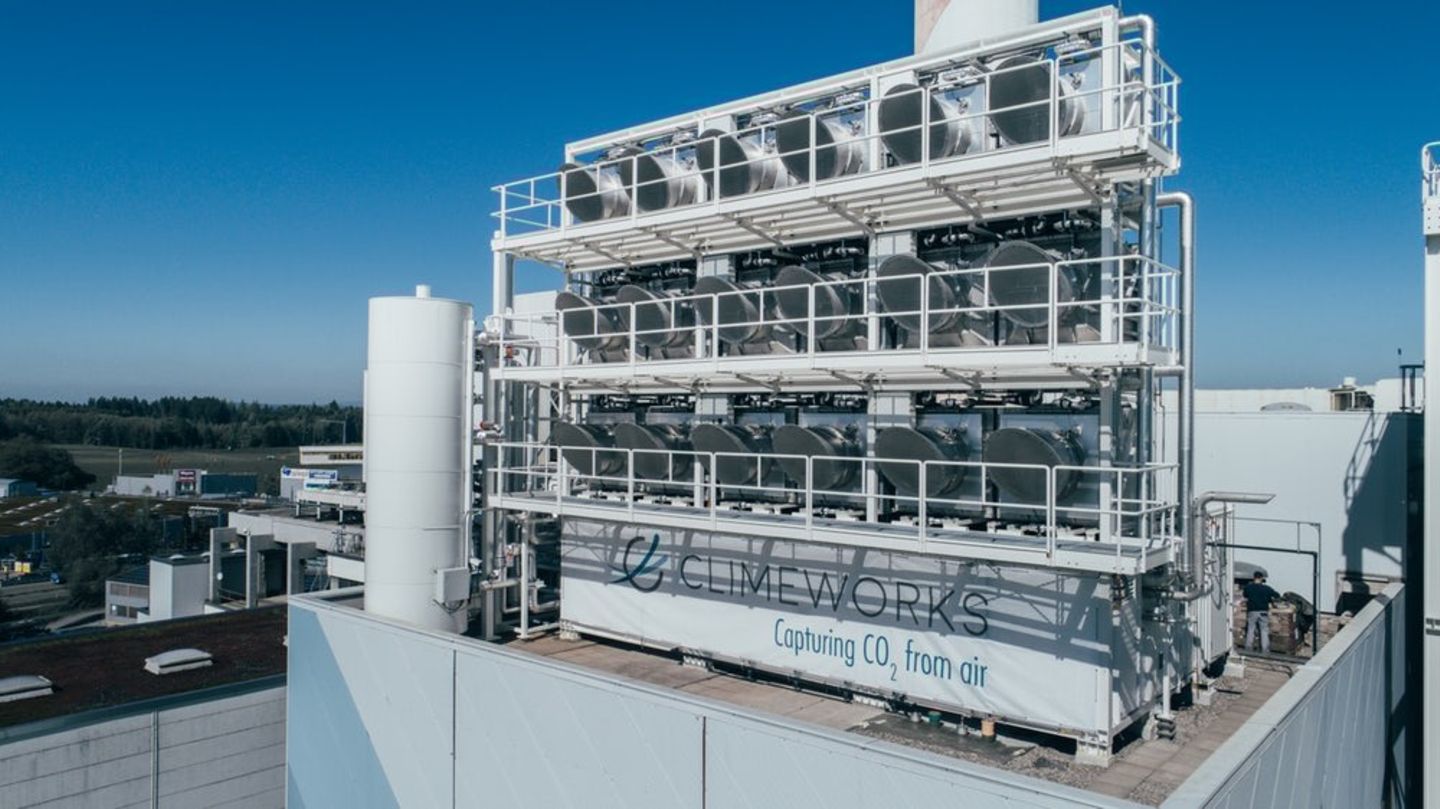 CO2 reduction: Compared to the waste incineration plant, this is a small installation. Compared to the waste incineration plant, it is a small installation.