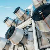 Diese Ventilatoren saugen normale Umgebungsluft an.