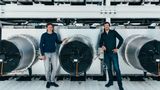 Christoph Gebald und Jan Wurzbacher  sind überzeugt, dass Techniken, die CO2 direkt aus der Luft extrahieren, einen wichtigen Beitrag zum Weltklima leisten können.
