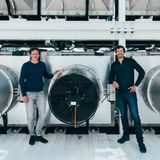 Christoph Gebald und Jan Wurzbacher  sind überzeugt, dass Techniken, die CO2 direkt aus der Luft extrahieren, einen wichtigen Beitrag zum Weltklima leisten können.