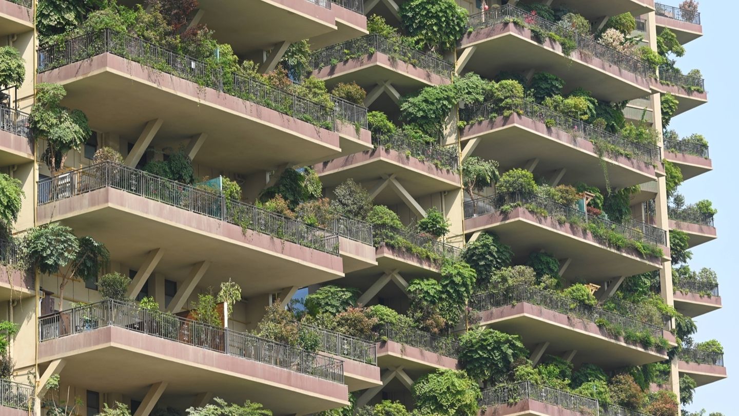 In den Städten sollen begrünte Hochhäuser für bessere Luft sorgen.