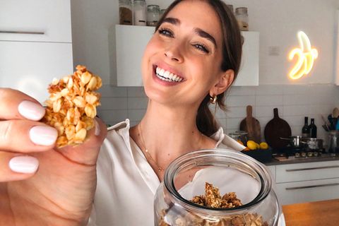Rezept im Video: So machen Sie leckeres Granola