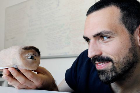 Das Design der "Eyecam" basiert auf Teyssiers tatsächlichem Auge