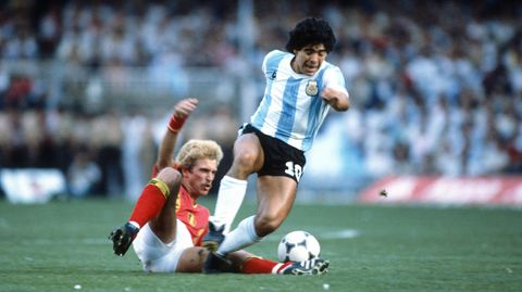 Diego Maradona bei seinem ersten WM-Spiel zwischen Argentinien und Belgien 1982