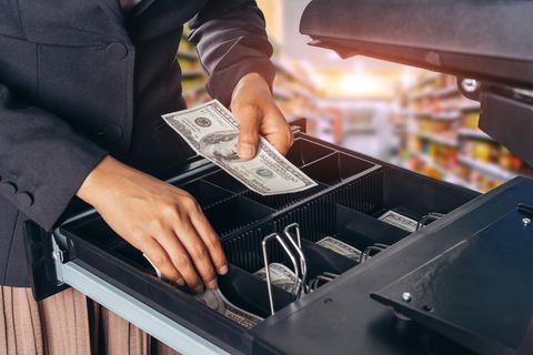 Die beiden Frauen wollten mit einer einzelnen 1-Million-Dollar-Note bezahlen (Symbolbild)
