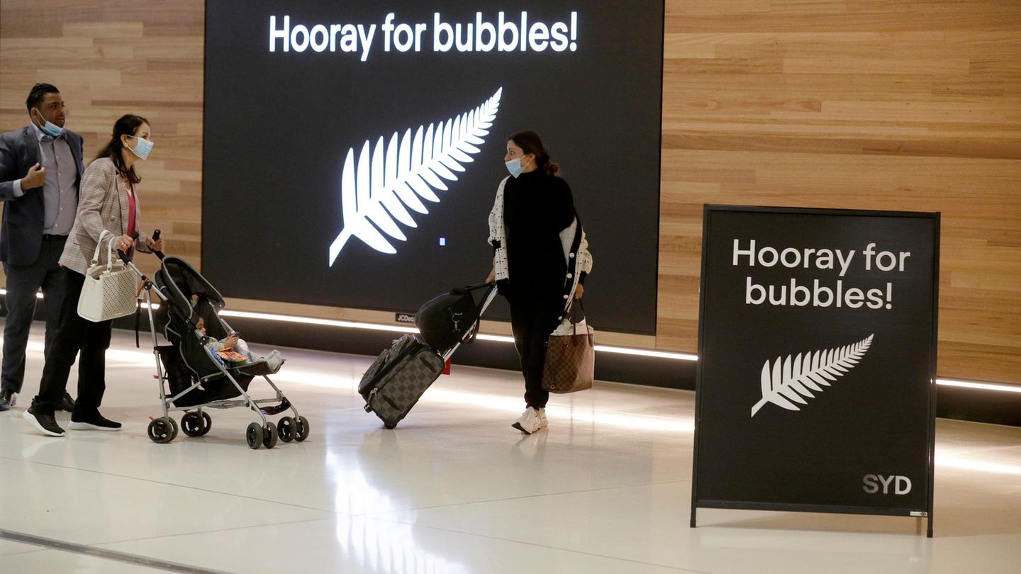 In Sydney auf dem Weg zum Abflug nach Neuseeland: Erstmals seit Beginn der Corona-Pandemie können Menschen seit dem 19. April zwischen beiden Ländern wieder leichter hin- und herreisen.