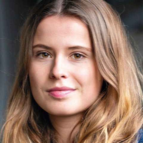 Kanzlerkandidatin Baerbock (r.) sagt: "Ich trete für Erneuerung an." – Klimaaktivistin Neubauer (l.) findet: "Baerbock muss jetzt beweisen, dass sie Worten Taten folgen lässt."