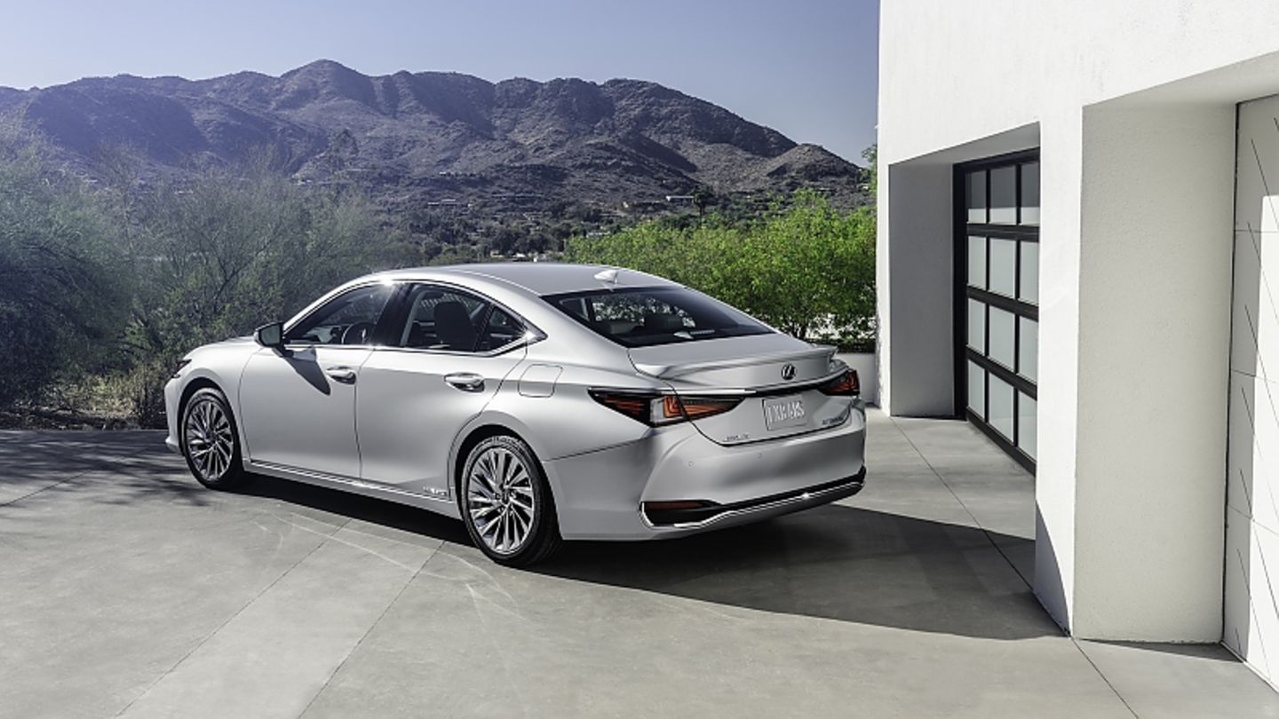 Lexus ES 2021