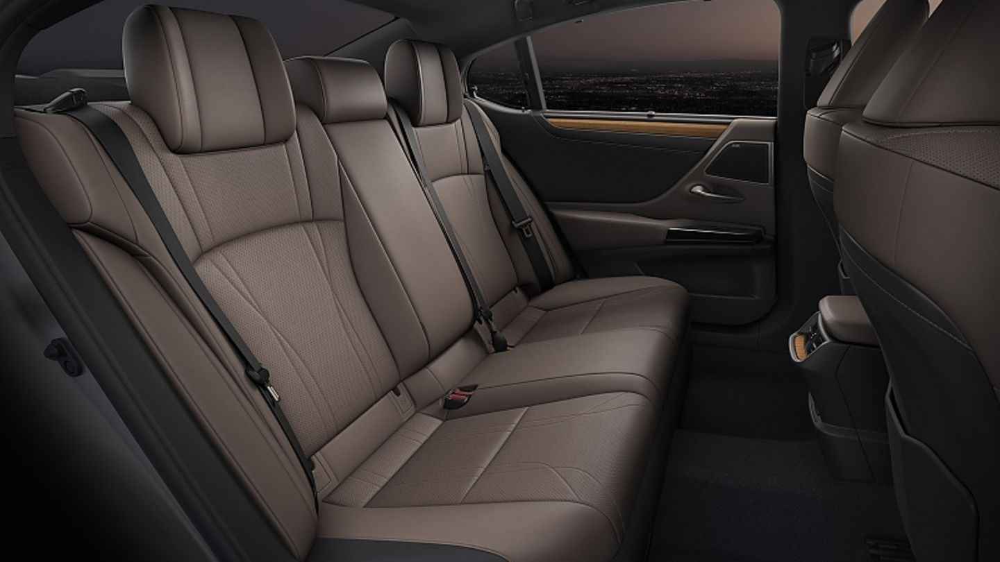 Lexus ES 2021
