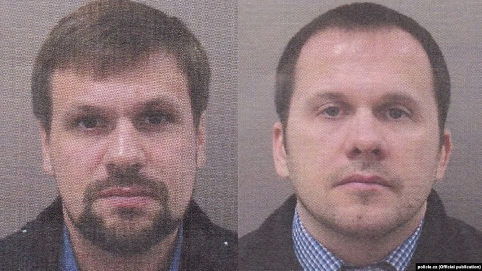 Die tschechische Polizei fahndet mit diesen Fotos nach einem "Ruslan Boshirow" und "Alexander Petrow". Mit den gleichen Fotos von "Boshirow" und "Petrow" fahnden seit 2018 die britischen Behörden nach den beiden Männern. 
