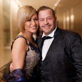 Mallorca-Sängerin Jasmin Jennewein war der Grund für sein Beziehungs-Aus mit Jana Windolph - und wurde deren Nachfolgerin. 2018 heiratete sie Herren. Ein Jahr später nahmen die beiden an der RTL-Show "Das Sommerhaus der Stars" teil. Doch die Beziehung war nicht von Dauer - das Paar trennte sich vor einiger Zeit.