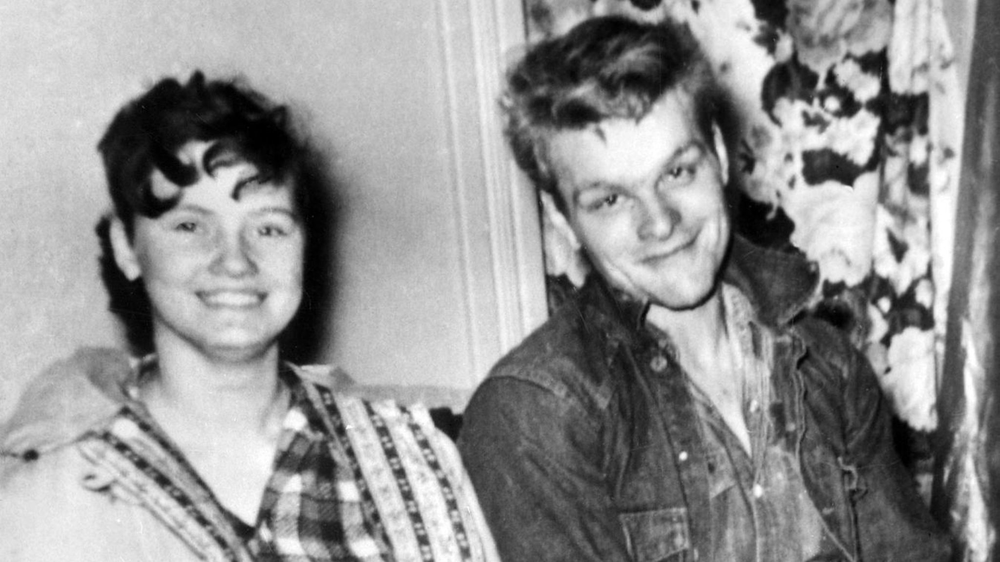 Fugate und Starkweather lächeln in die Kamera