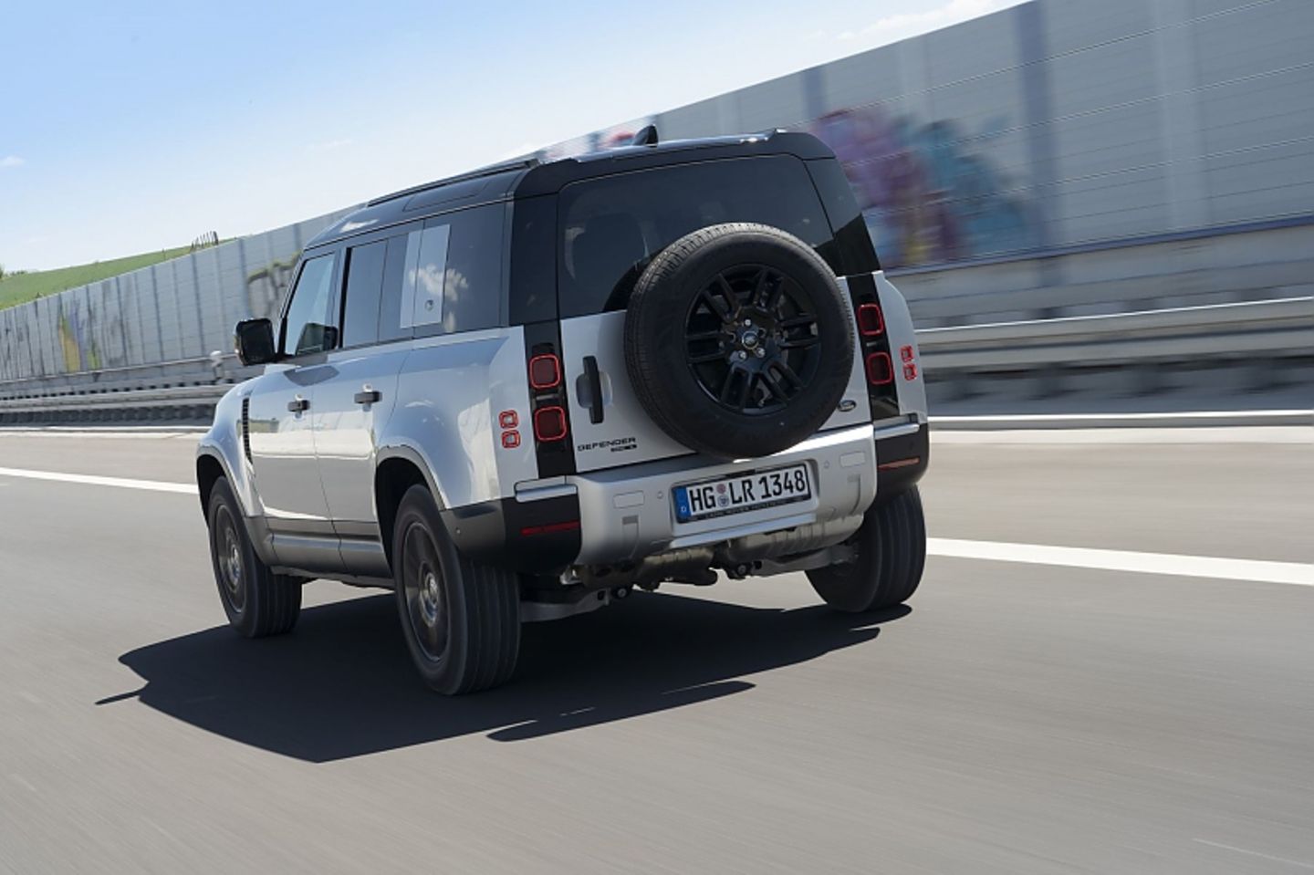Land Rover Defender 110