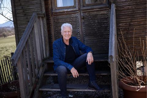 Nachfrage (FINAL) &gt;&gt; STERN - Robert Atzorn bei sich zu Hause am Chiemsee