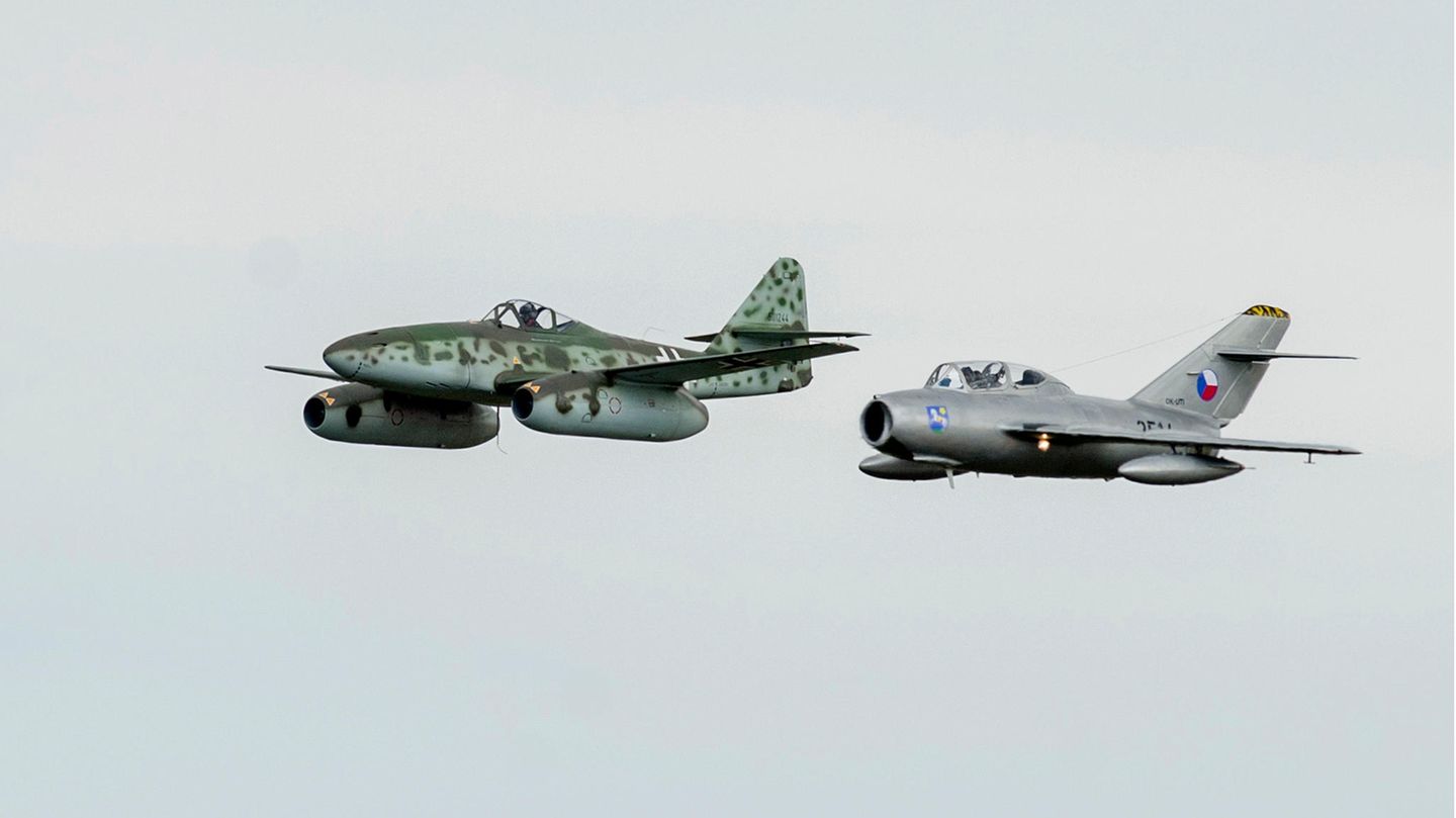 Treffen der Oldies: Mig-15 und Me 262.