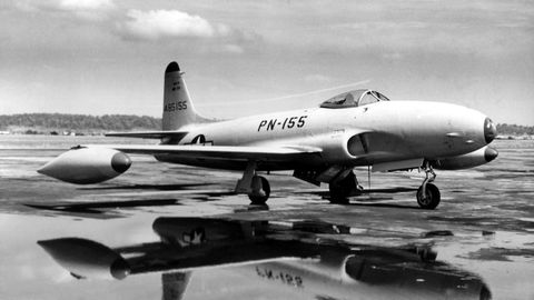 Die F-80 Shooting Star wurde 1943 konzipiert. Die Jets der ersten Generation hatten keine Chance gegen die MiG-15.