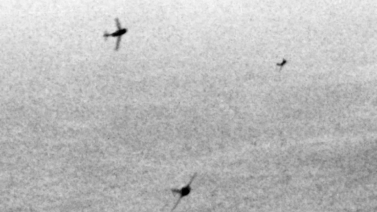 MiG-15 schwenken zum Angriff ein.