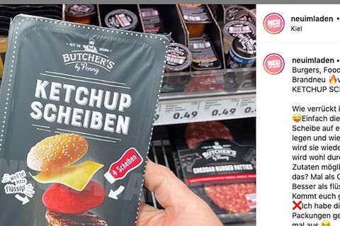 das Produkt Ketchup in Scheiben vor einem Supermarktregal