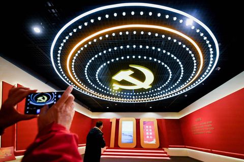 100 Jahre KP China Hammer und Sichel