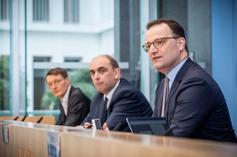Jetzt live: Pressekonferenz mit Spahn und Schaade