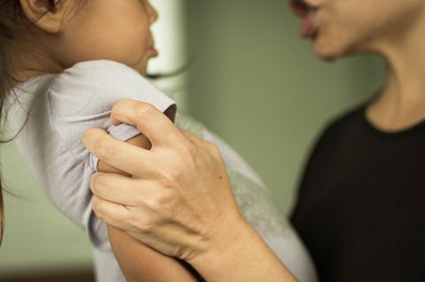 Häusliche Gewalt: Kinderschützer beobachten mehr Gewalt in Familien während Corona