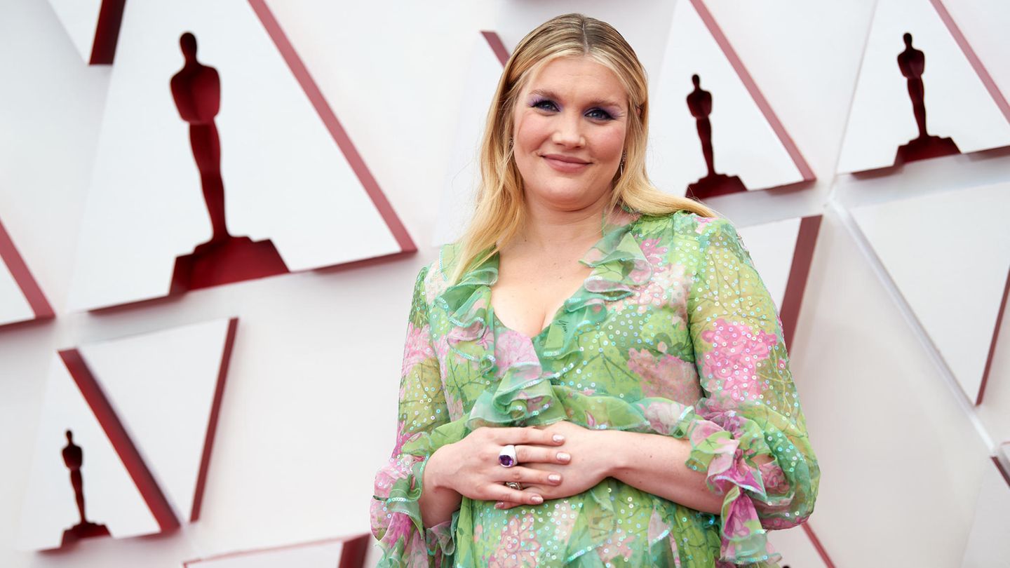 Oscars 2021 Emerald Fennell