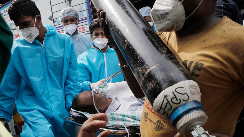 Vielerorts sind die Krankenhäuser in Indien voll – Corona-Patienten kann nicht mehr geholfen werden