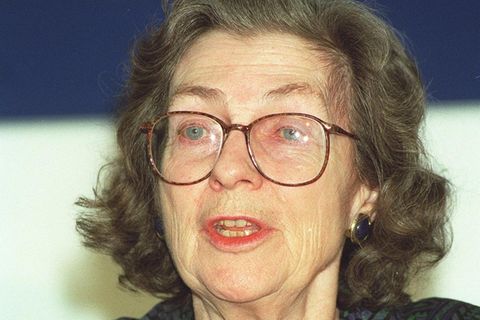 Die Biologin Anne McLaren bei einer Konferenz im Jahr 1998.