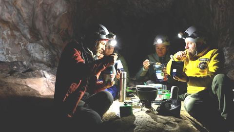 Deep Time Experiment in Frankreich: 15 Menschen leben 40 Tage in Höhle