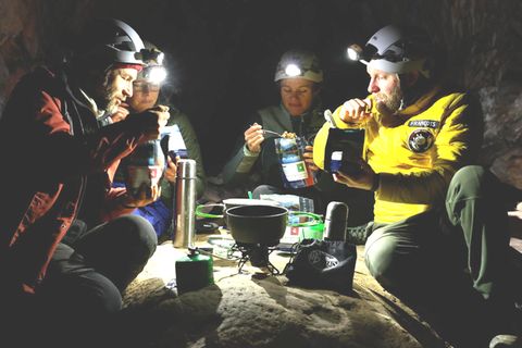 Deep Time Experiment in Frankreich: 15 Menschen leben 40 Tage in Höhle