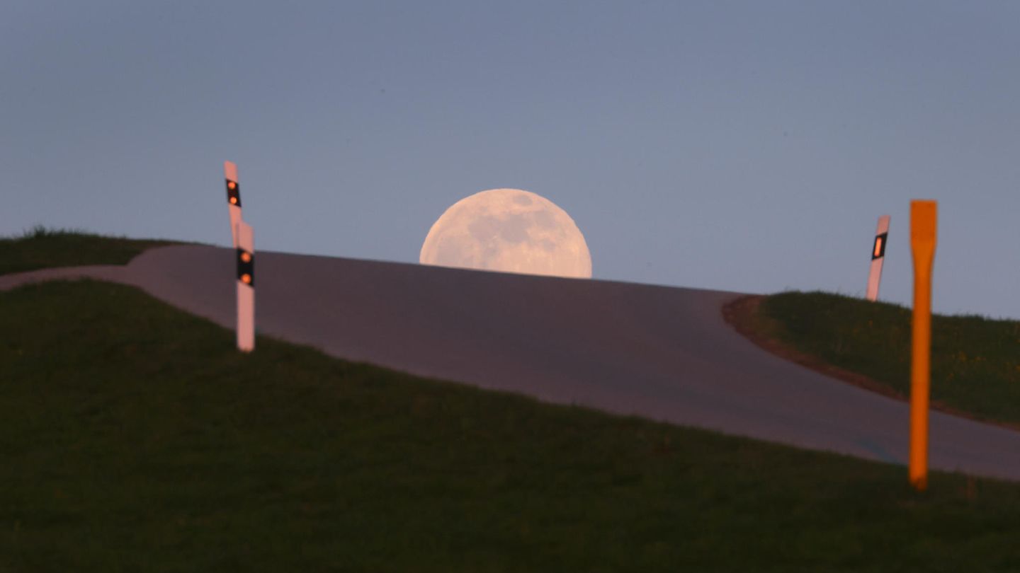 Heute Abend Zeigt Sich Der Supermond Uber Deutschland Stern De