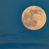 In der vergangenen Nacht war der Mond, dort wo es unbewölkt war, zu 99,7 Prozent sichbar. 